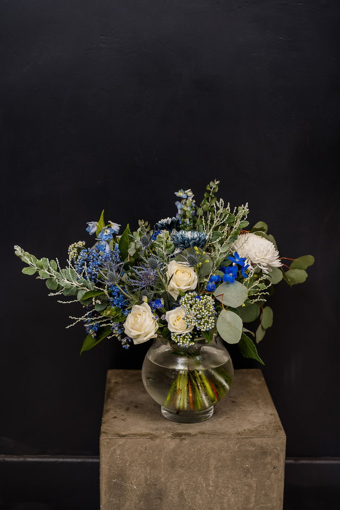 
            
                Load image into Gallery viewer, Blue &amp;amp; White Signature Bouquet
            
        