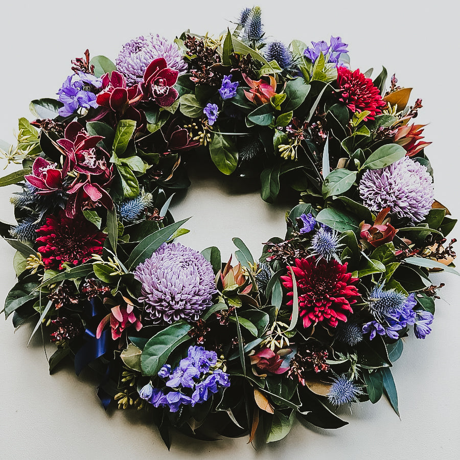 
            
                Load image into Gallery viewer, GENTS Sympathy Wreath
            
        