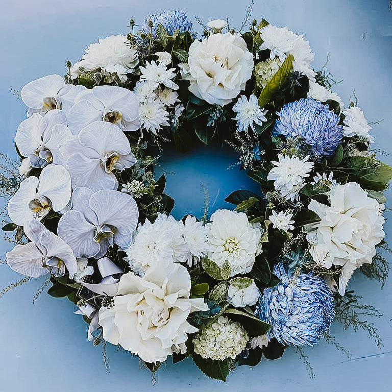 
            
                Load image into Gallery viewer, GENTS Sympathy Wreath
            
        